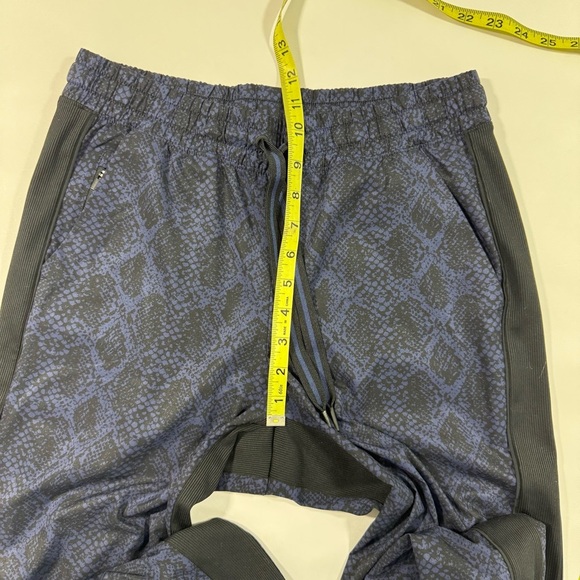 Athleta Printed Brooklyn Jogger Dress Blue Python - Picture 7 of 9